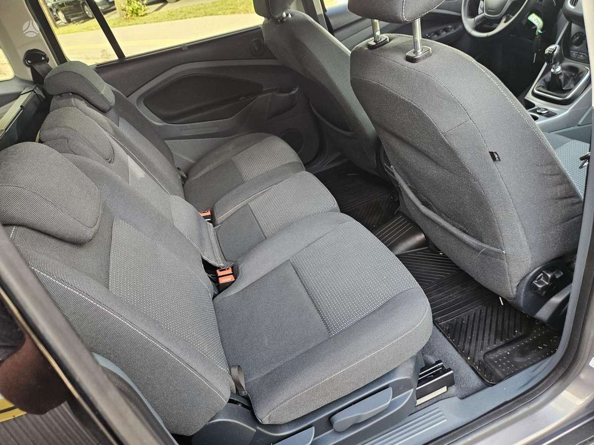 Ford Grand 2015 — photo 16
