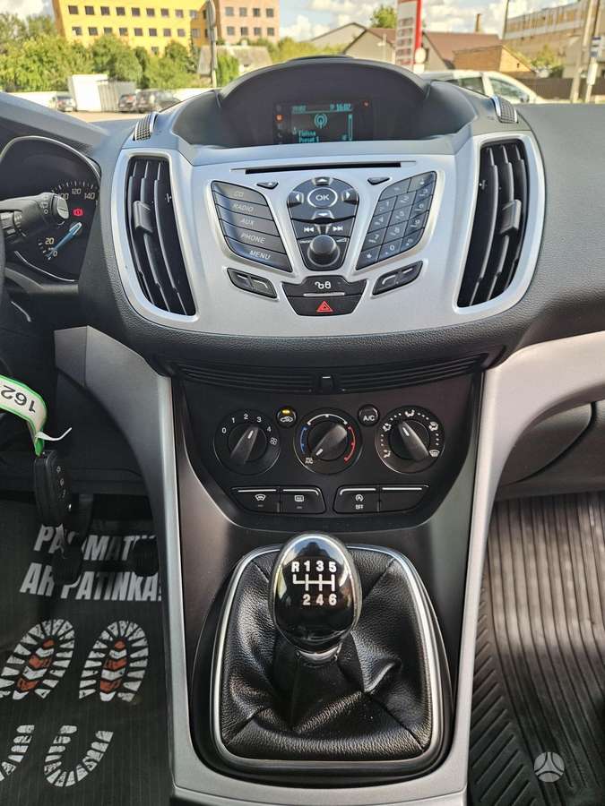 Ford Grand 2015 — photo 18