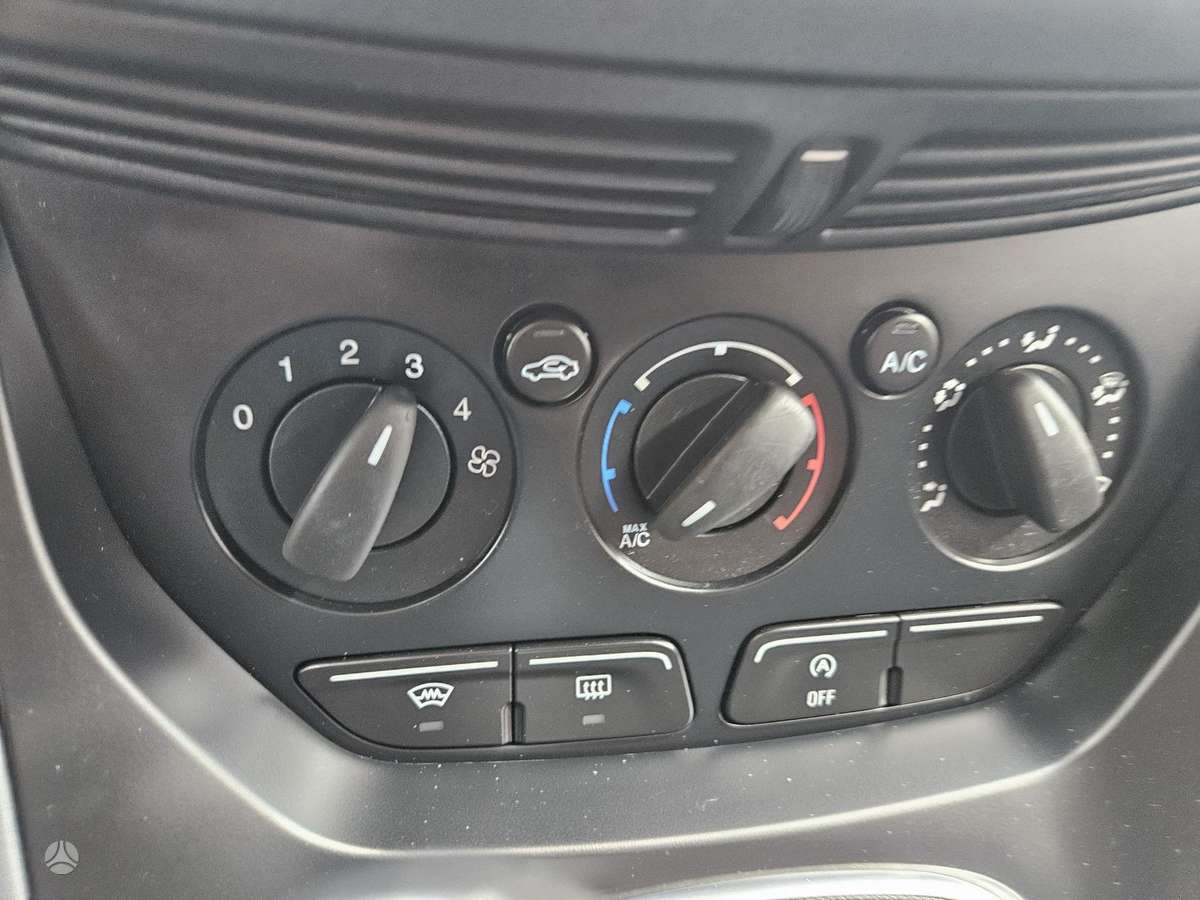 Ford Grand 2015 — photo 19
