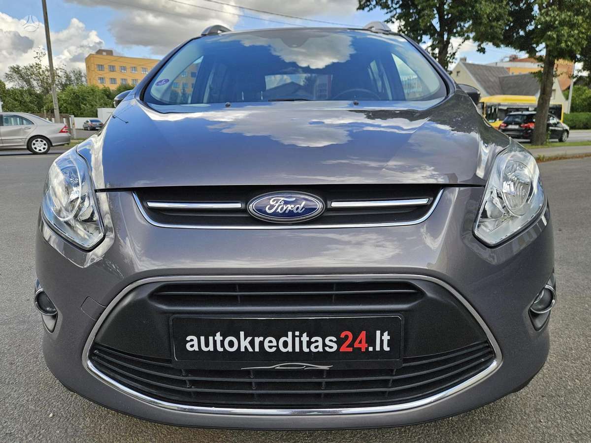 Ford Grand 2015 — rear view