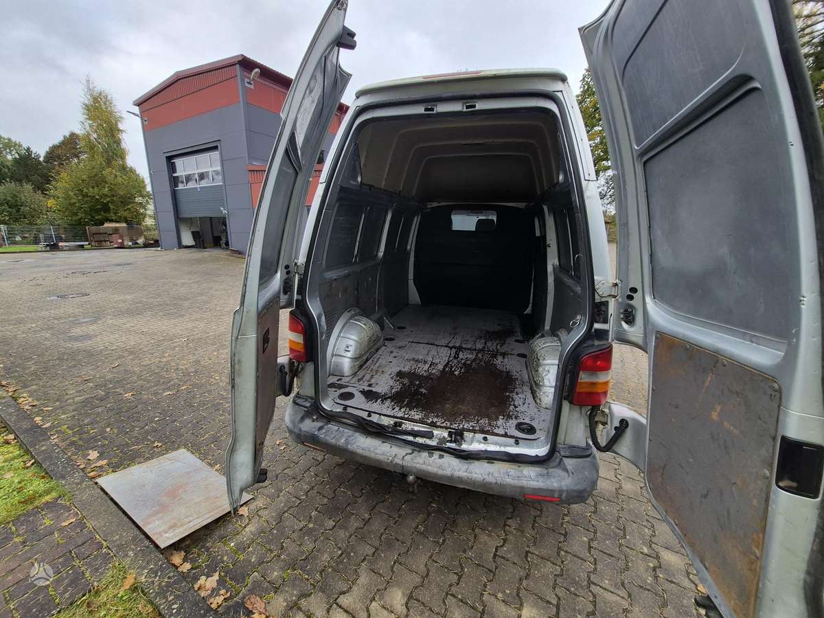 Volkswagen Transporter 2006 — photo 12
