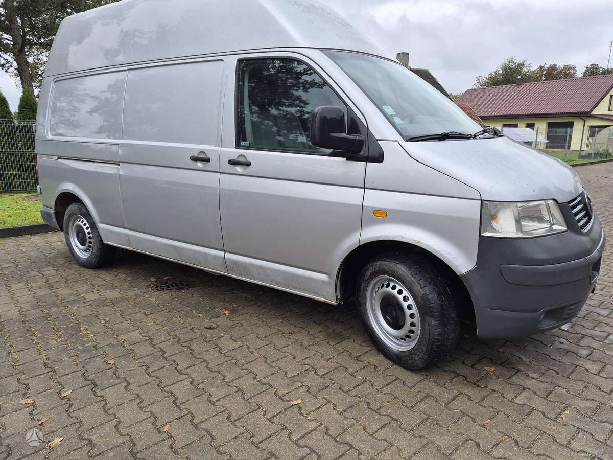 Volkswagen Transporter 2006 — rear view