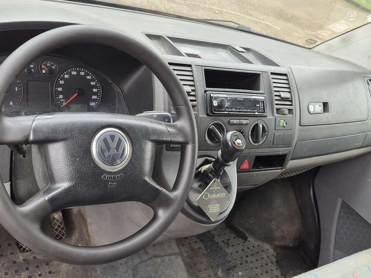 Volkswagen Transporter 2006 — photo 9
