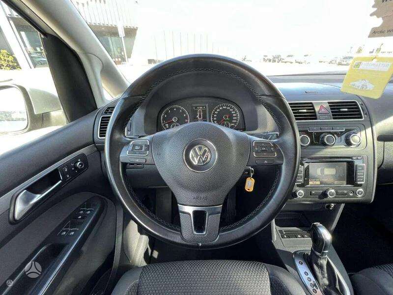 Volkswagen Touran 2010 — photo 14
