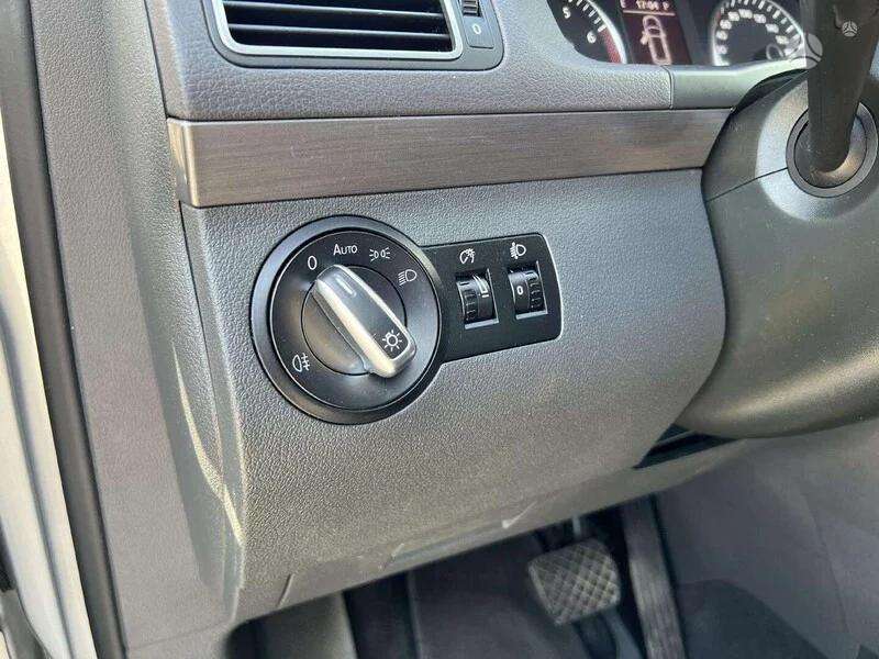 Volkswagen Touran 2010 — photo 19