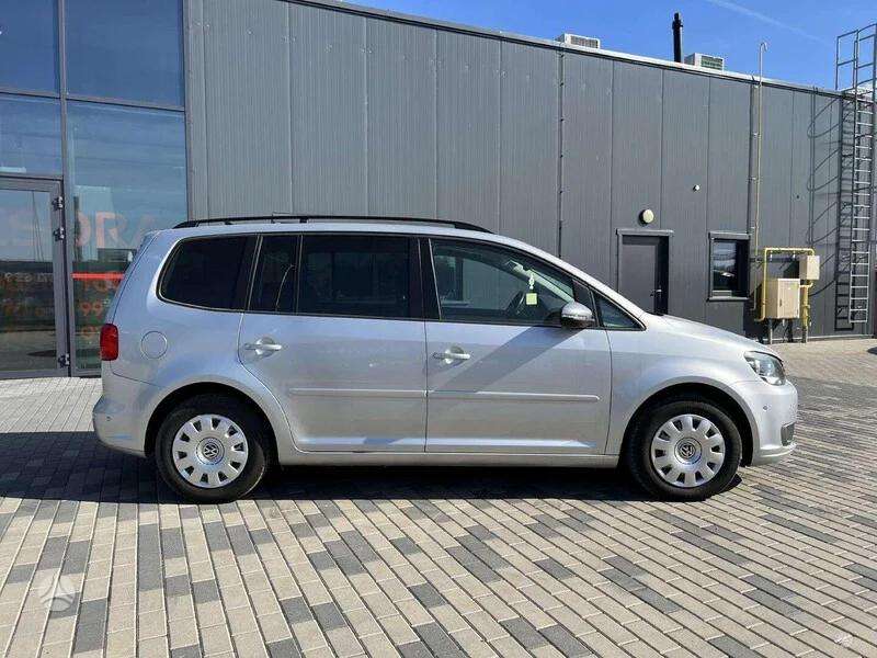 Volkswagen Touran 2010 — engine 1390 cm³, 140 HP (103kW)