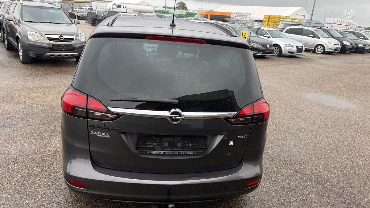 Opel Zafira 2013 — photo 10