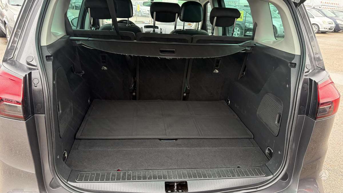 Opel Zafira 2013 — photo 13