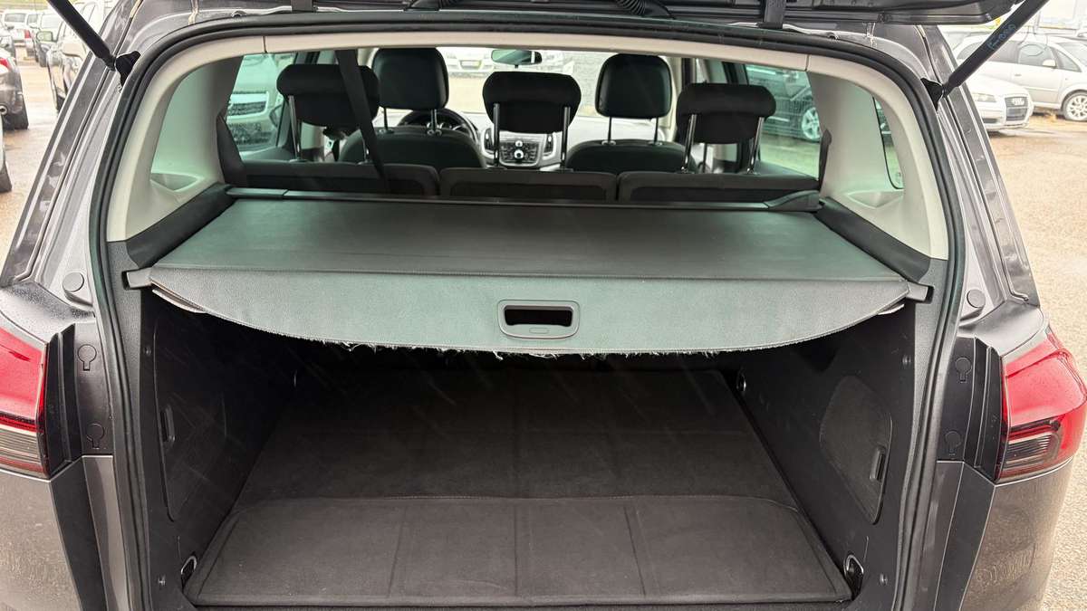 Opel Zafira 2013 — photo 14