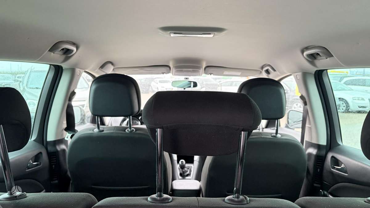 Opel Zafira 2013 — photo 16
