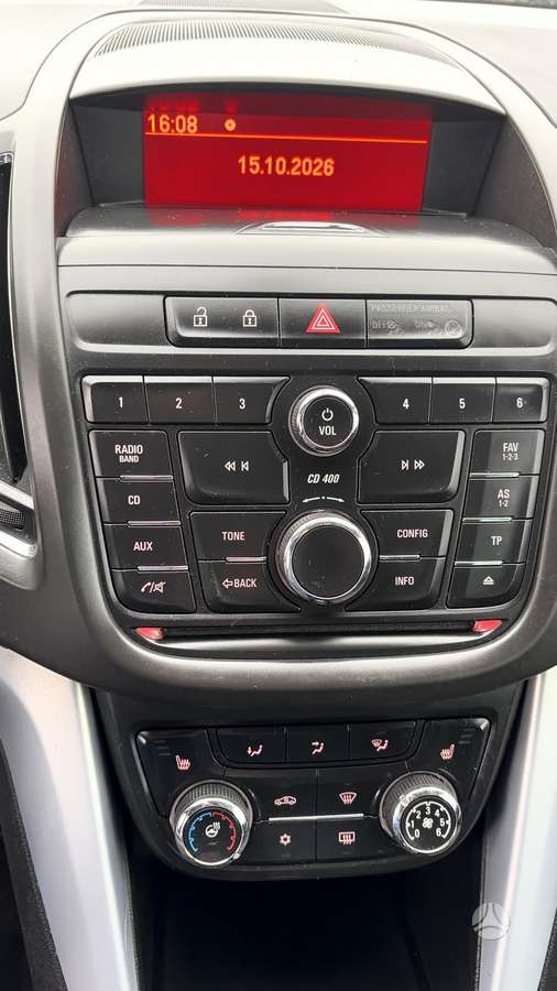 Opel Zafira 2013 — photo 30