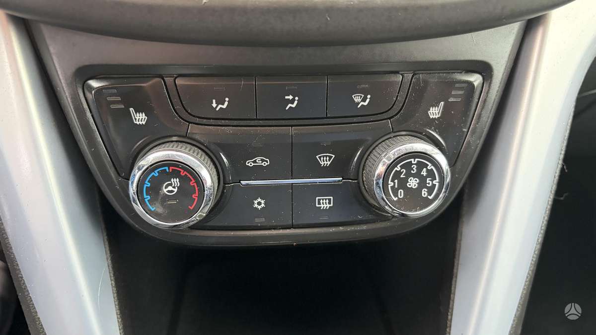 Opel Zafira 2013 — photo 32