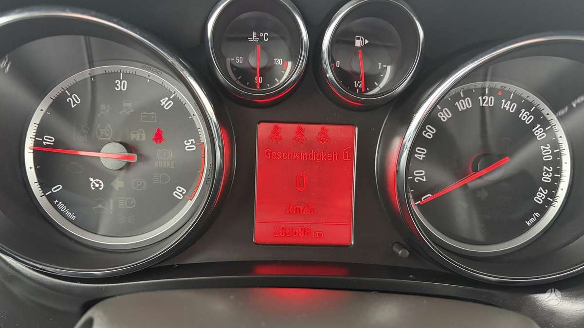 Opel Zafira 2013 — photo 33
