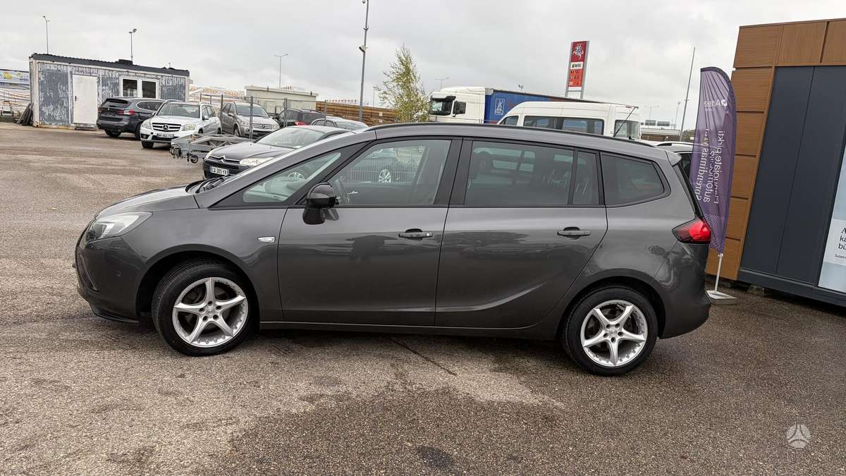 Opel Zafira 2013 — photo 6