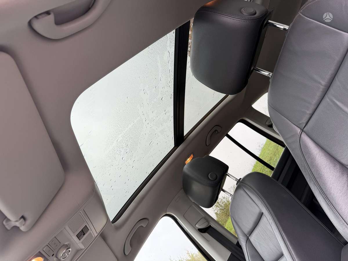 Volkswagen Touran 2013 — photo 12