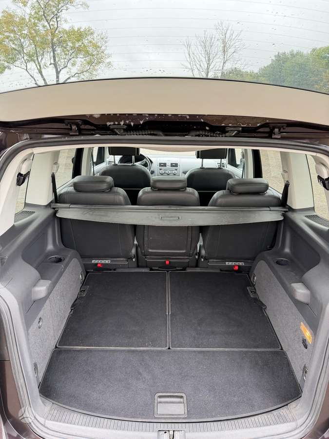 Volkswagen Touran 2013 — photo 16