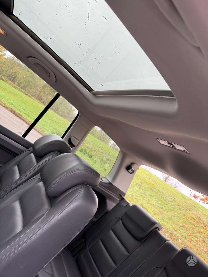 Volkswagen Touran 2013 — photo 18