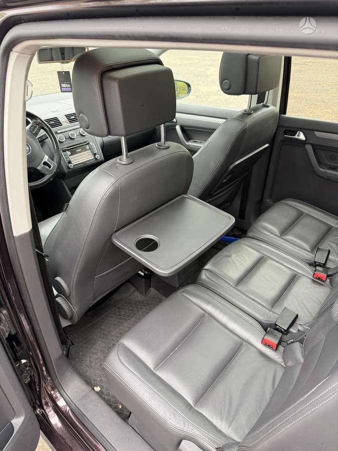 Volkswagen Touran 2013 — photo 19