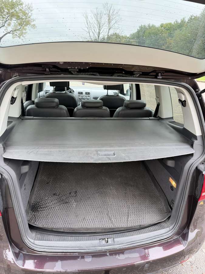 Volkswagen Touran 2013 — photo 20