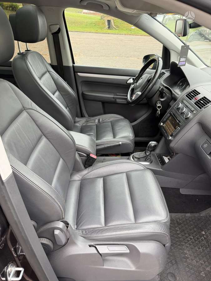 Volkswagen Touran 2013 — photo 22