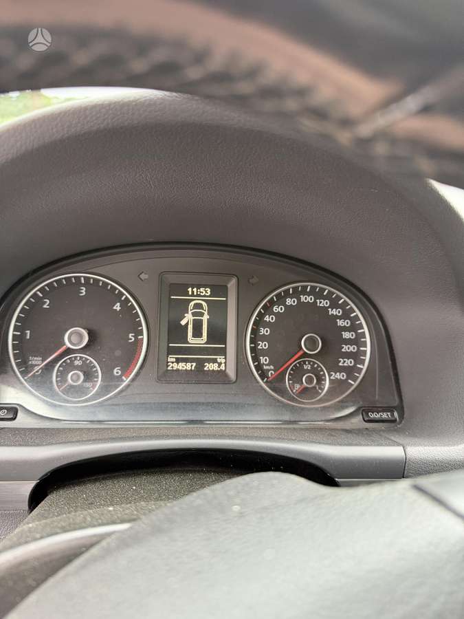 Volkswagen Touran 2013 — photo 27