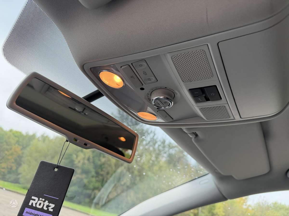 Volkswagen Touran 2013 — photo 28