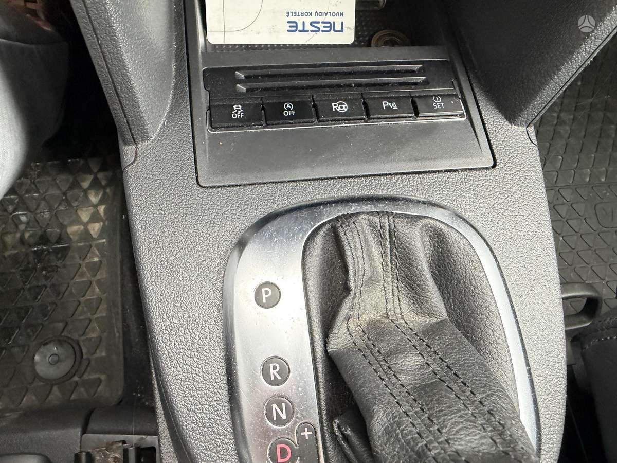Volkswagen Touran 2013 — photo 31