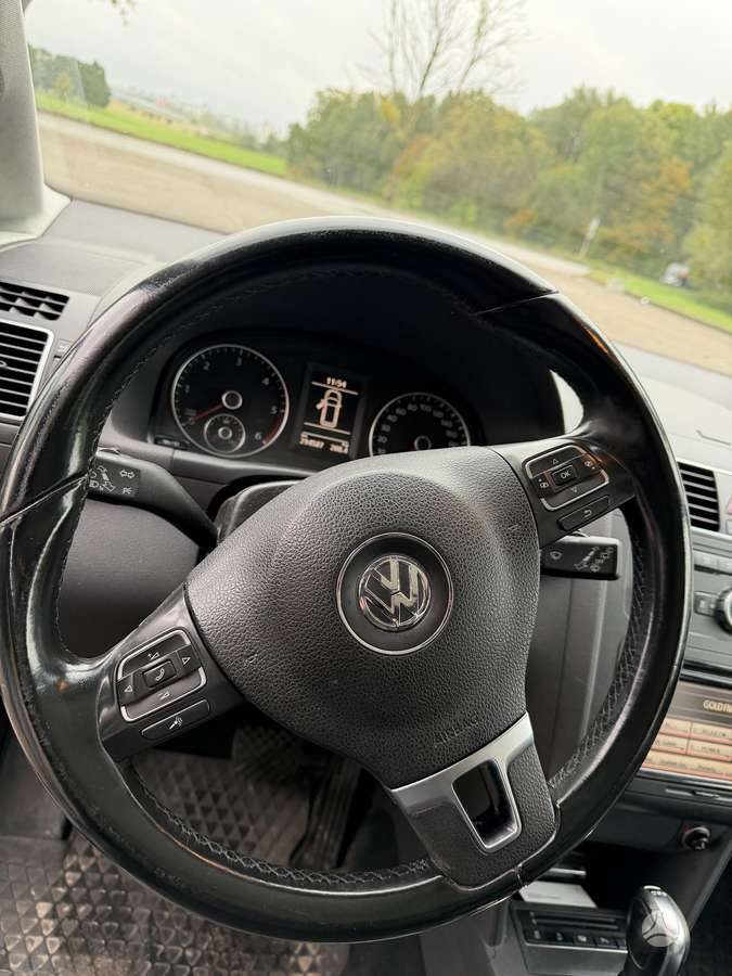 Volkswagen Touran 2013 — photo 33