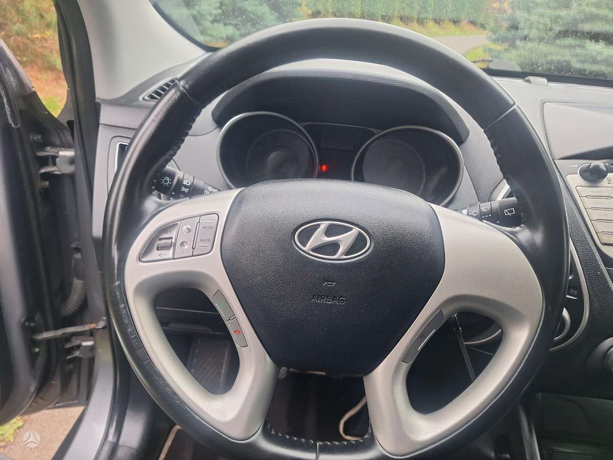 Hyundai ix35 2013 — photo 11