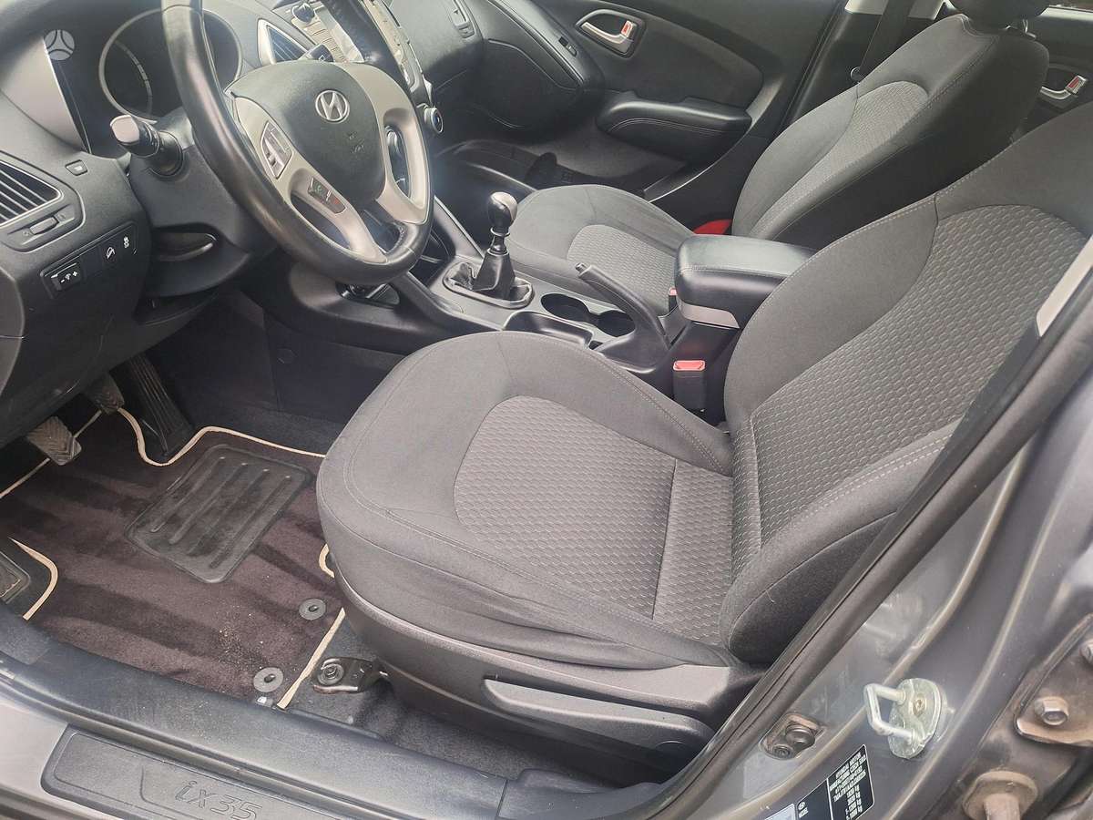 Hyundai ix35 2013 — photo 9
