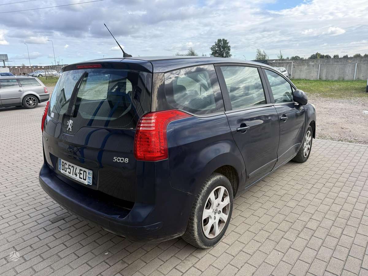 Peugeot 5008 2011 — photo 5