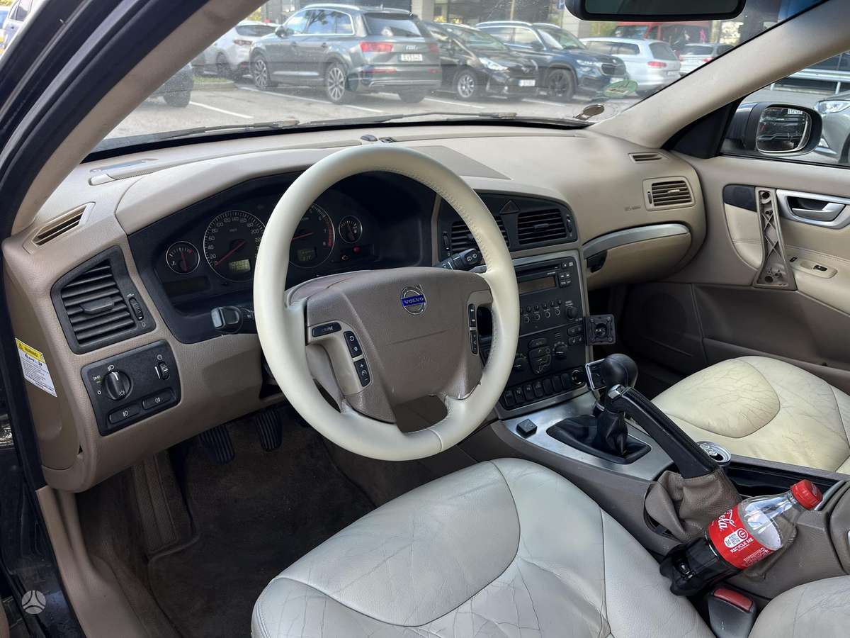 Volvo V70 2004 — photo 6