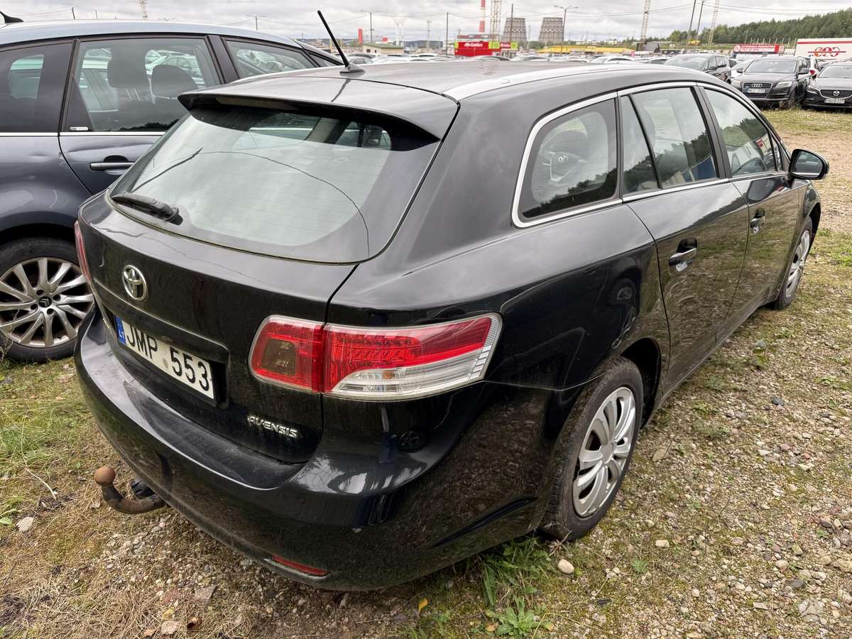 Toyota Avensis 2010 — engine 1998 cm³, 128 HP (94kW)