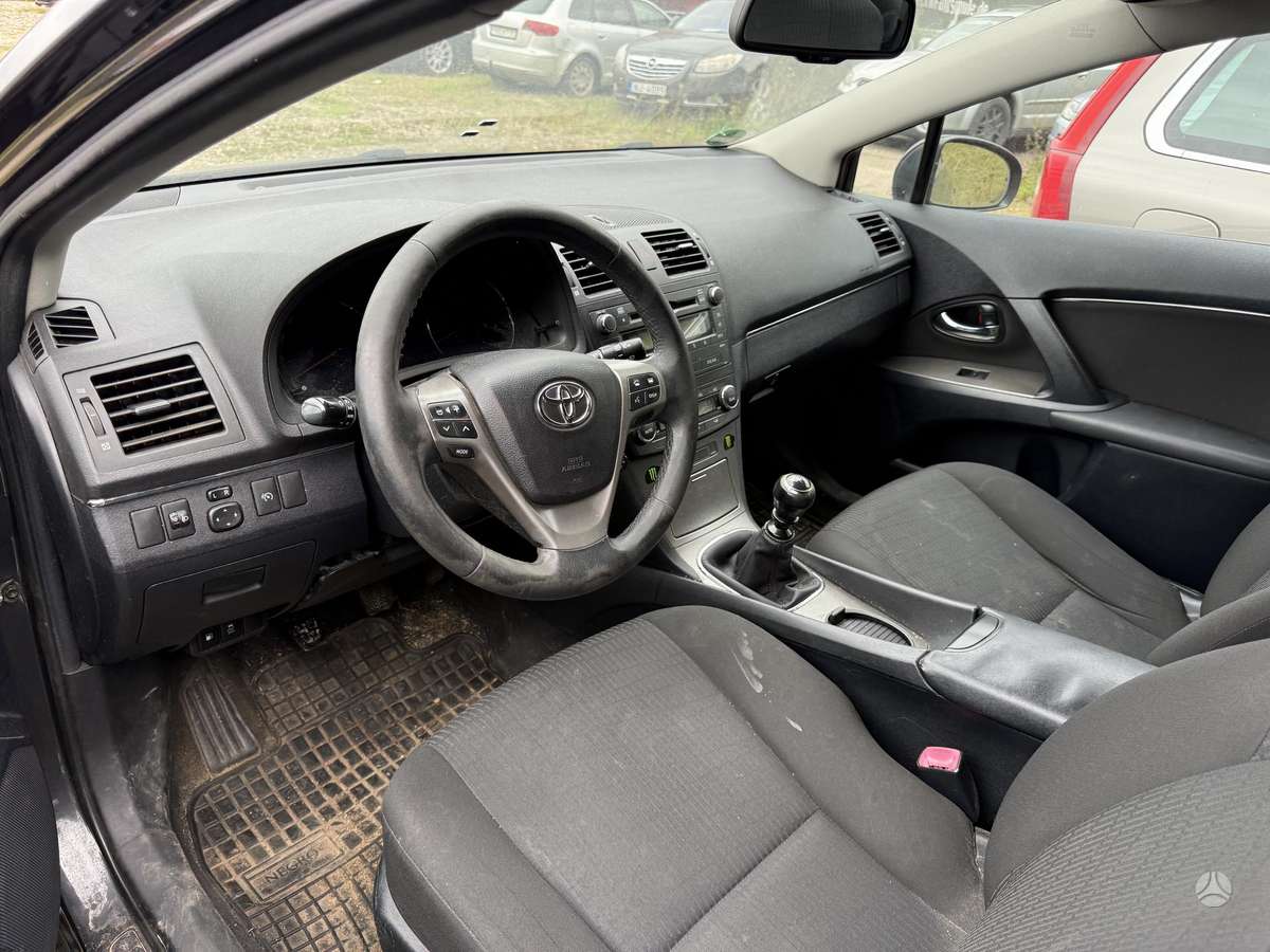 Toyota Avensis 2010 — photo 6