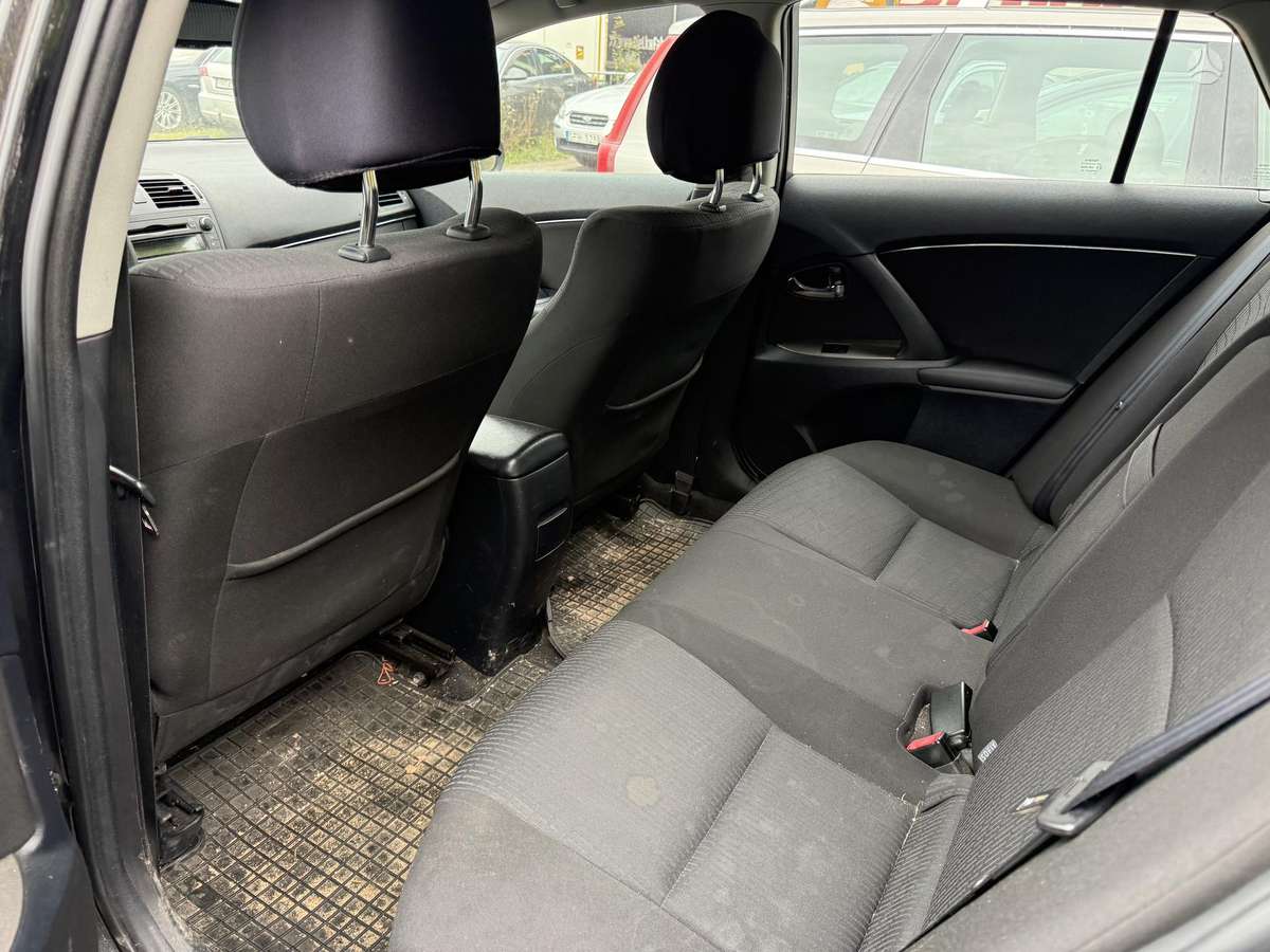 Toyota Avensis 2010 — photo 7