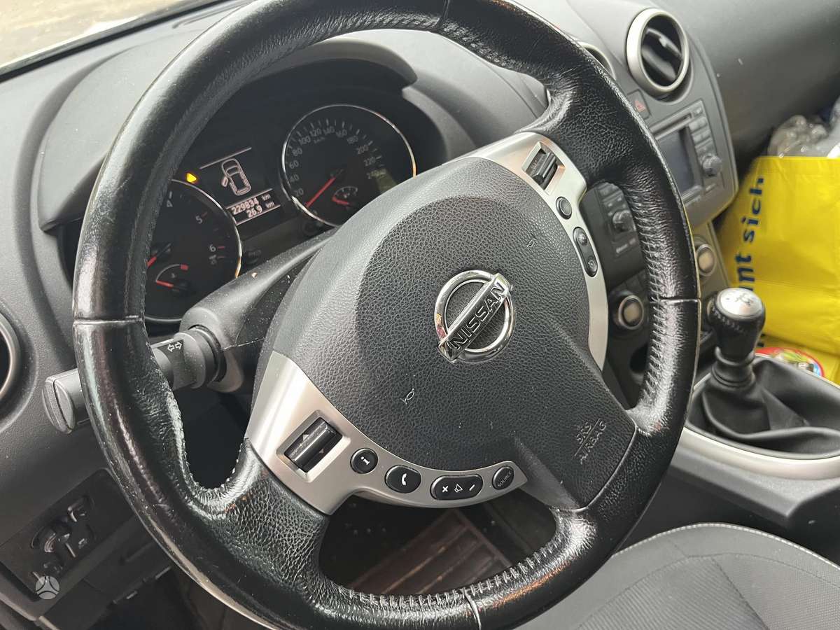 Nissan Qashqai 2011 — photo 11
