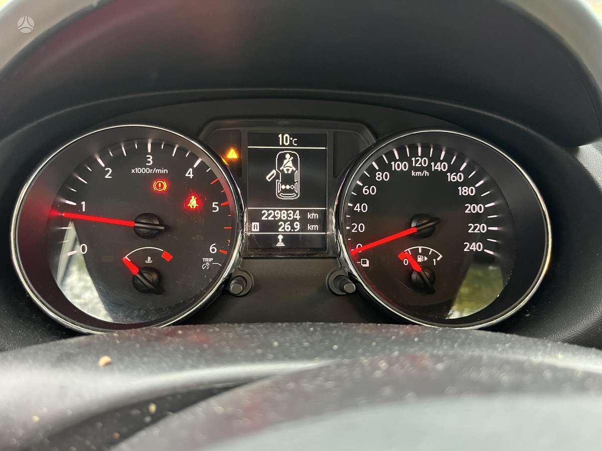 Nissan Qashqai 2011 — photo 12