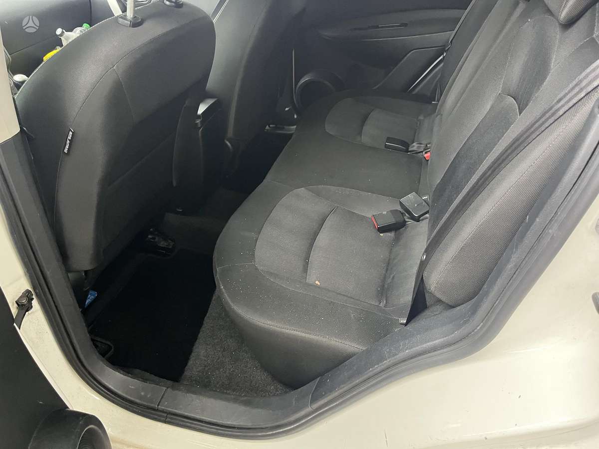 Nissan Qashqai 2011 — photo 20