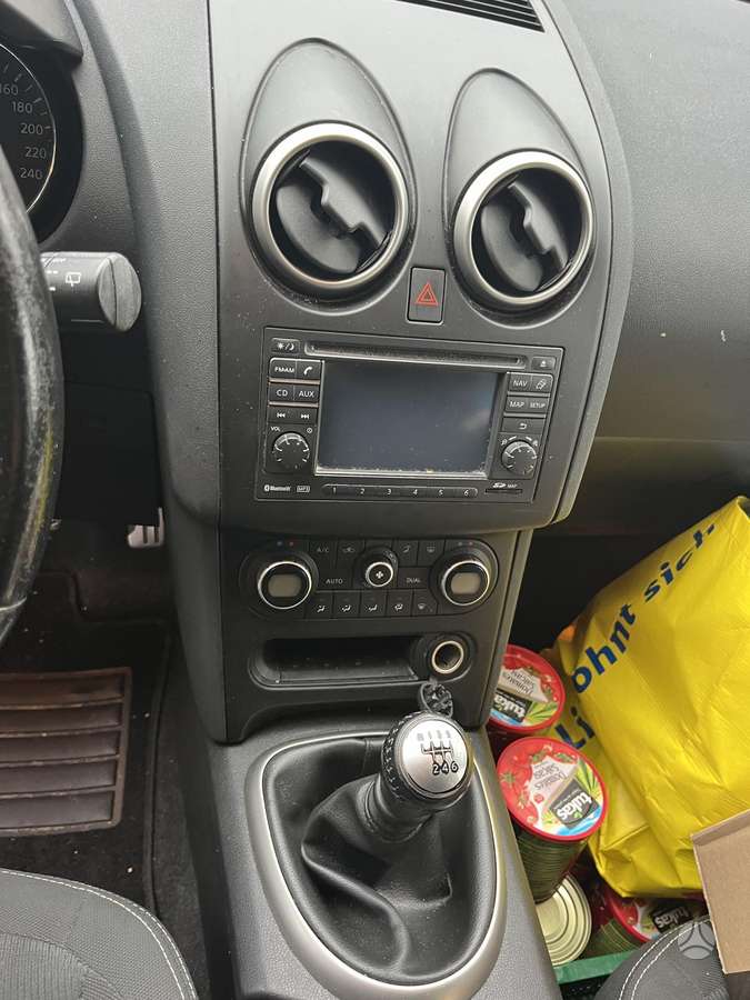 Nissan Qashqai 2011 — photo 23