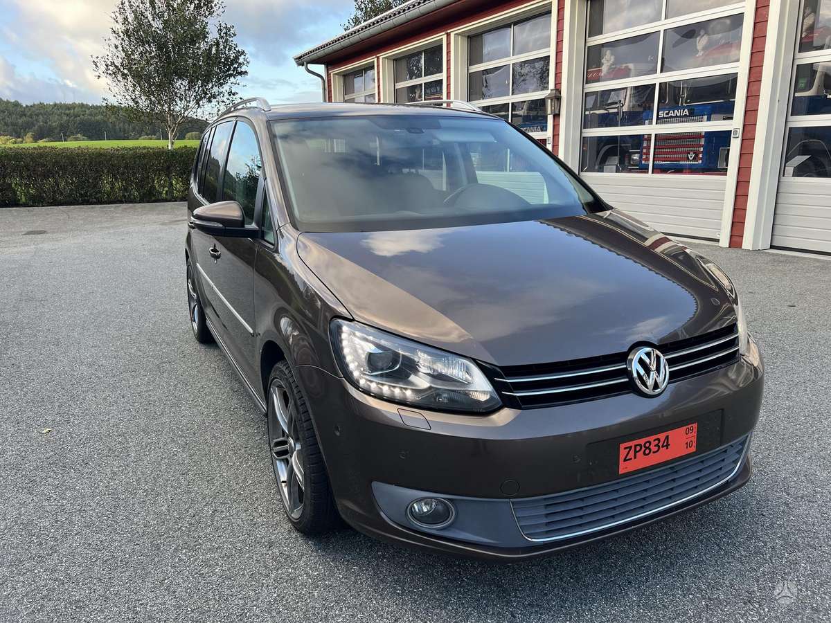 Volkswagen Touran 2011 — photo 10