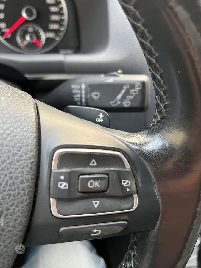 Volkswagen Touran 2011 — photo 29