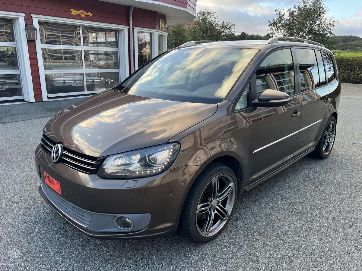 Volkswagen Touran 2011 — photo 5