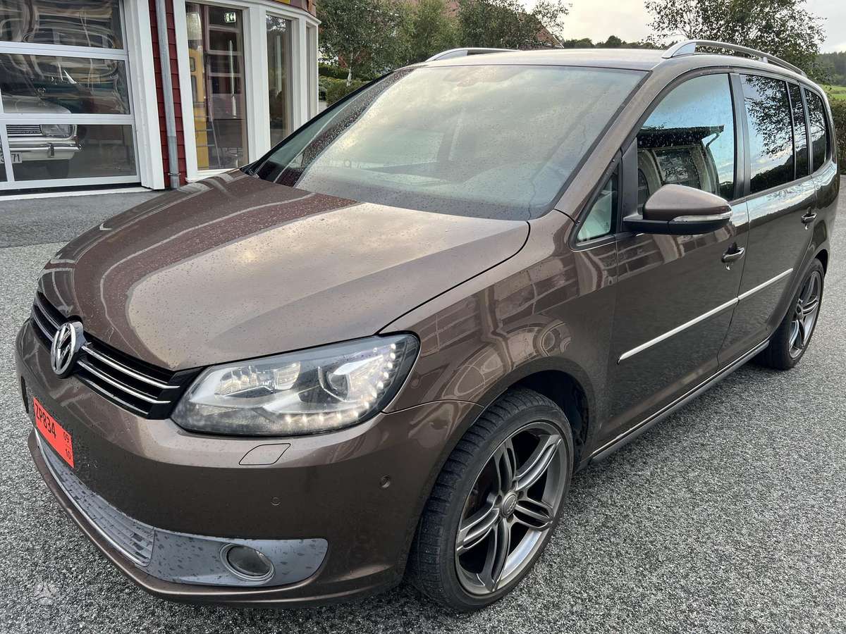 Volkswagen Touran 2011 — photo 55