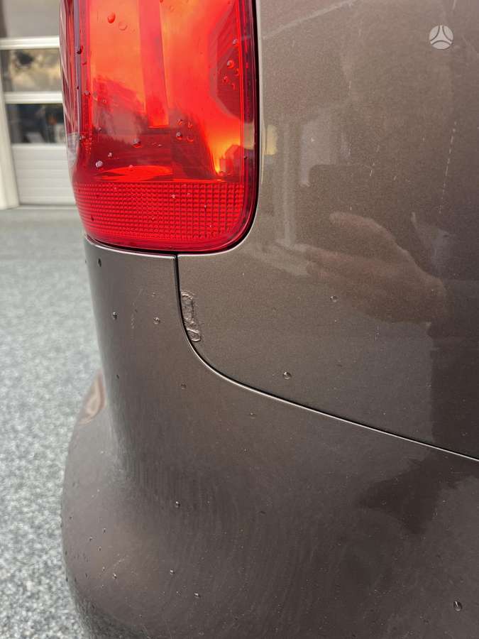 Volkswagen Touran 2011 — photo 58