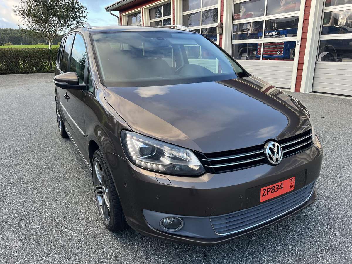 Volkswagen Touran 2011 — photo 9