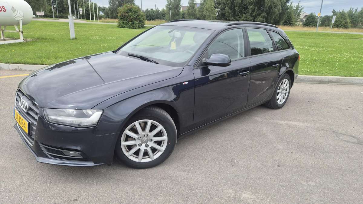 Audi A4 2013 — photo 12