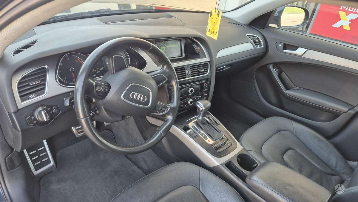 Audi A4 2013 — photo 17