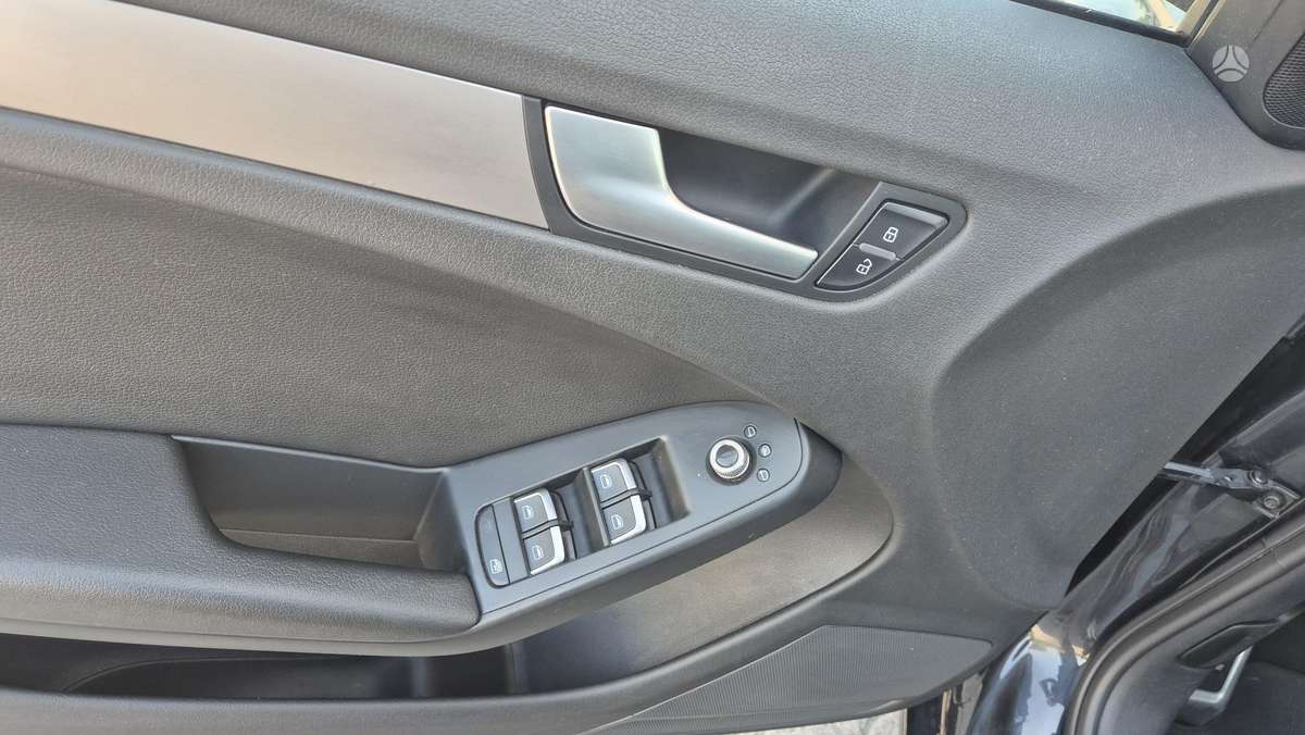 Audi A4 2013 — photo 18