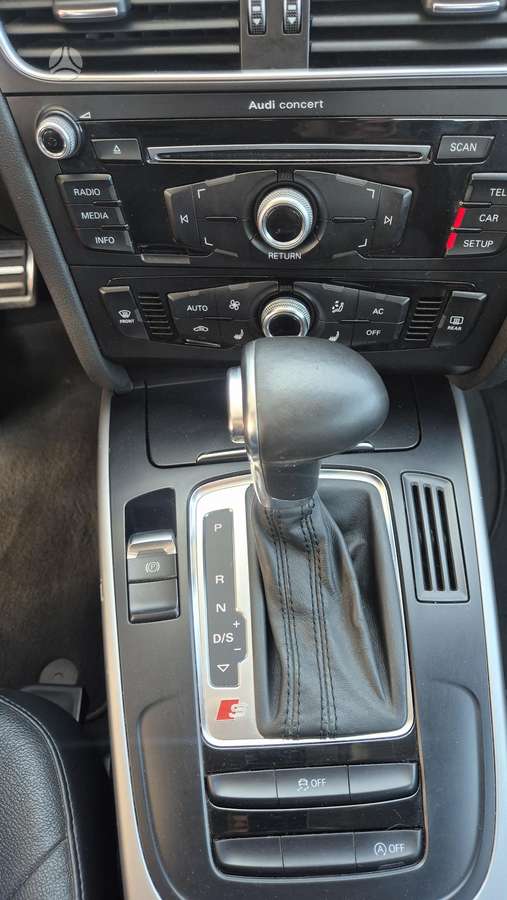 Audi A4 2013 — photo 25