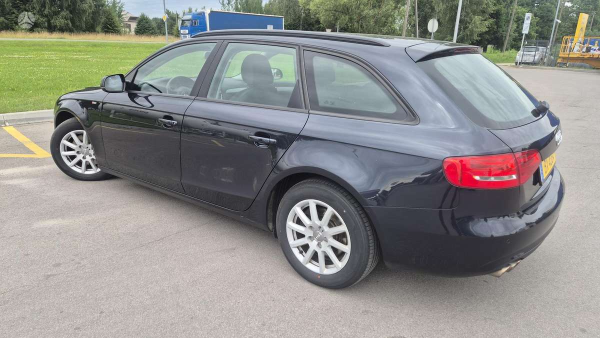 Audi A4 2013 — photo 9